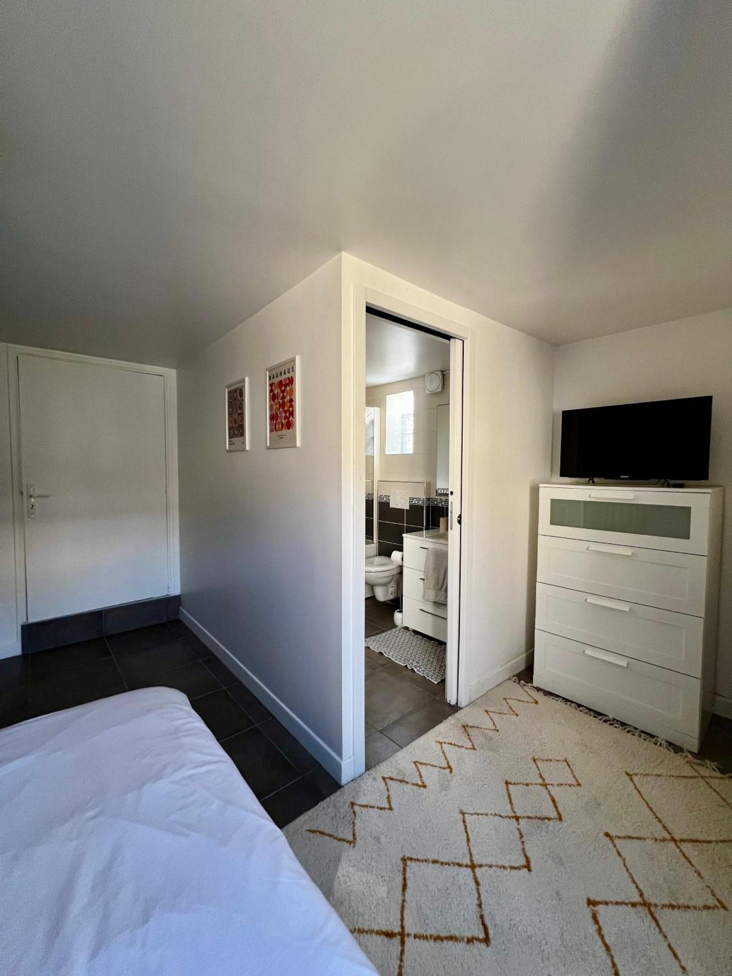 Chambre Dans Maison Meuliere Avec Jardin Chelles  Zewnętrze zdjęcie